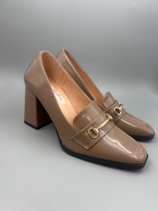 LIVIA KHAKI